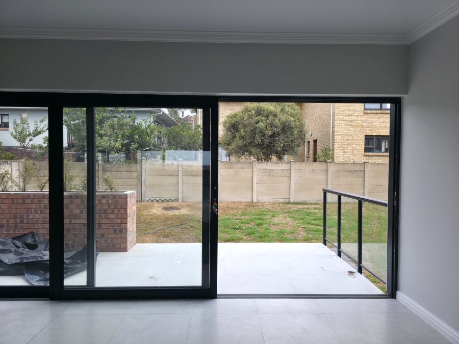 3 Bedroom Property for Sale in Wavecrest Eastern Cape